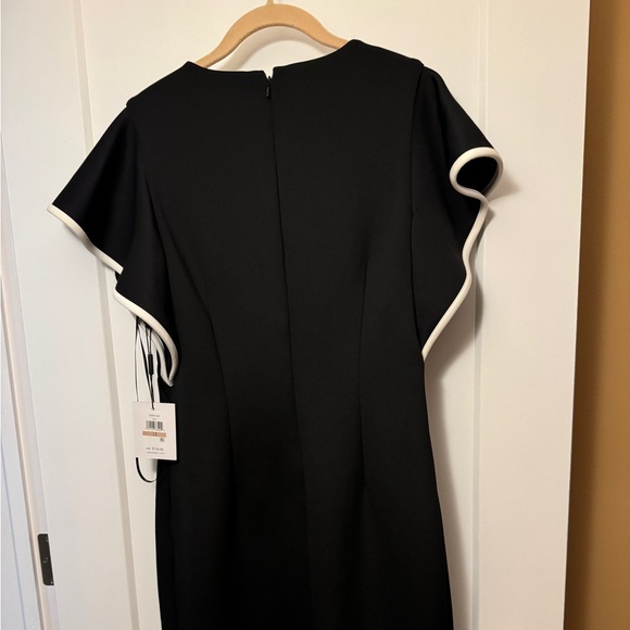 Calvin Klein - Picture 3 of 4